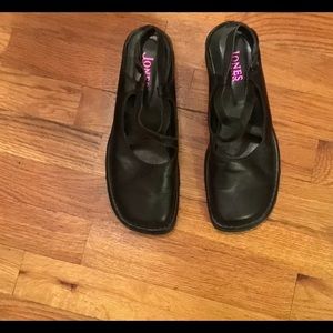 JONES BOOT MAKERS (English) black leather criss-cross flat, street shoe to work.